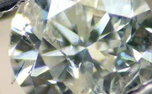 如何成为居家钻石鉴定师