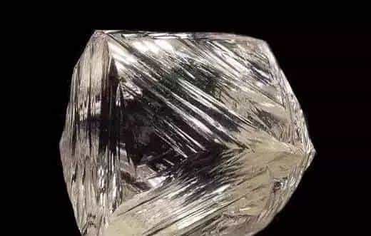 如何成为居家钻石鉴定师