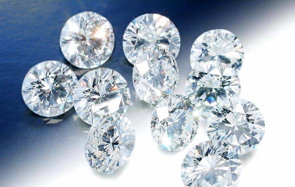 如何成为居家钻石鉴定师