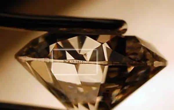 如何成为居家钻石鉴定师