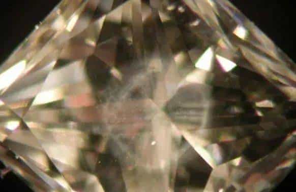 如何成为居家钻石鉴定师