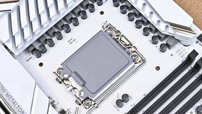 搭建无边海景房——影驰 Z790+ROG 龙王 3+联力积木风扇 P28 装机展示