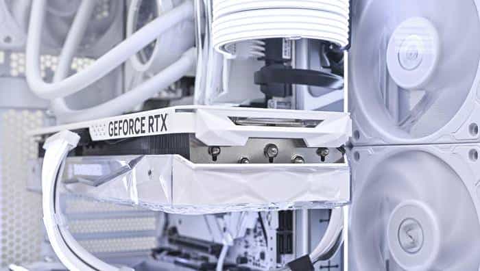 搭建无边海景房——影驰 Z790+ROG 龙王 3+联力积木风扇 P28 装机展示