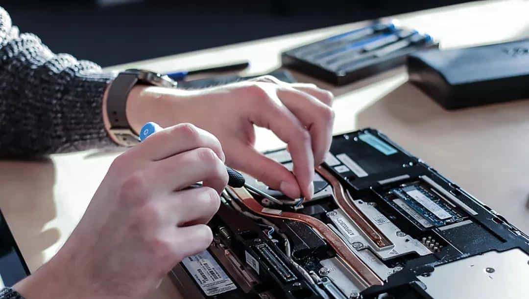 笔记本电脑的触摸板突然无响应，哪里出问题了？