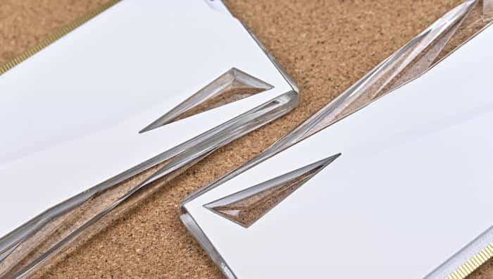 搭建无边海景房——影驰 Z790+ROG 龙王 3+联力积木风扇 P28 装机展示