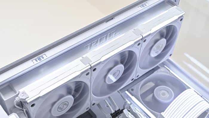 搭建无边海景房——影驰 Z790+ROG 龙王 3+联力积木风扇 P28 装机展示