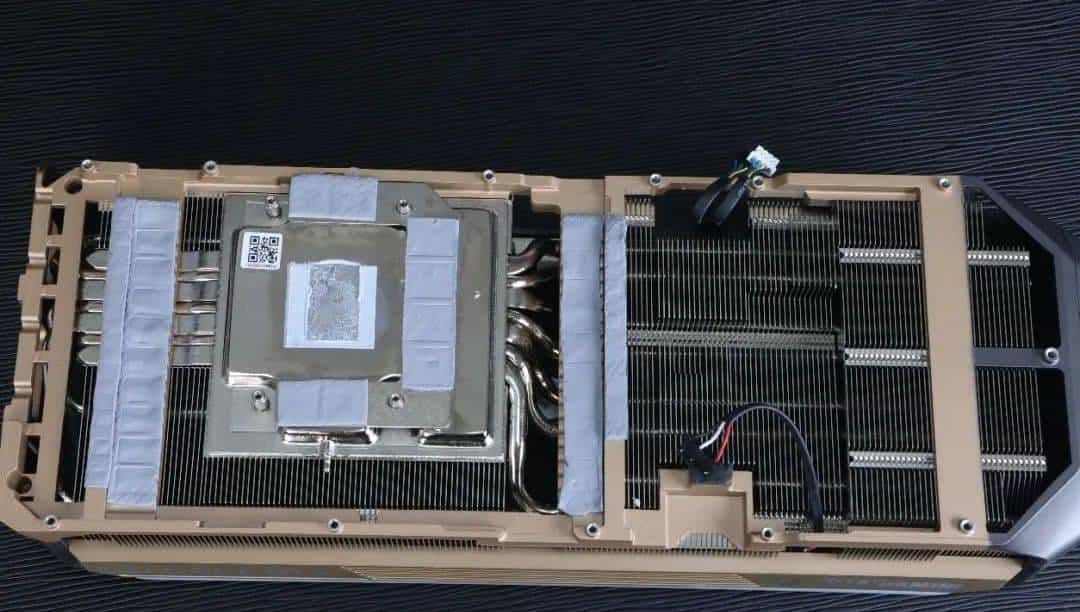 支持DLSS 4 帧率翻上加翻——索泰GeForce RTX 5080 16GB AMP EXTREME INFINITY详测