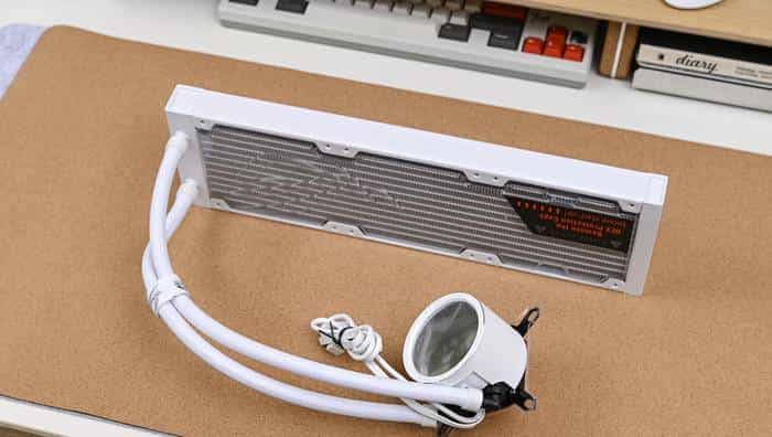 搭建无边海景房——影驰 Z790+ROG 龙王 3+联力积木风扇 P28 装机展示