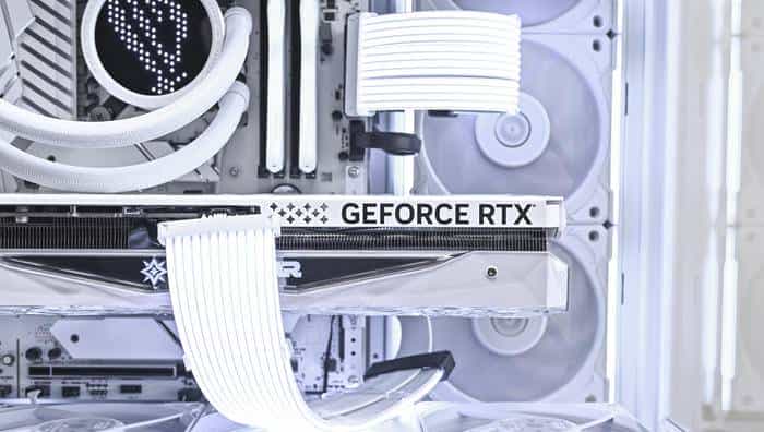 搭建无边海景房——影驰 Z790+ROG 龙王 3+联力积木风扇 P28 装机展示