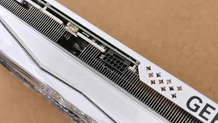 搭建无边海景房——影驰 Z790+ROG 龙王 3+联力积木风扇 P28 装机展示