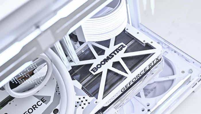 搭建无边海景房——影驰 Z790+ROG 龙王 3+联力积木风扇 P28 装机展示