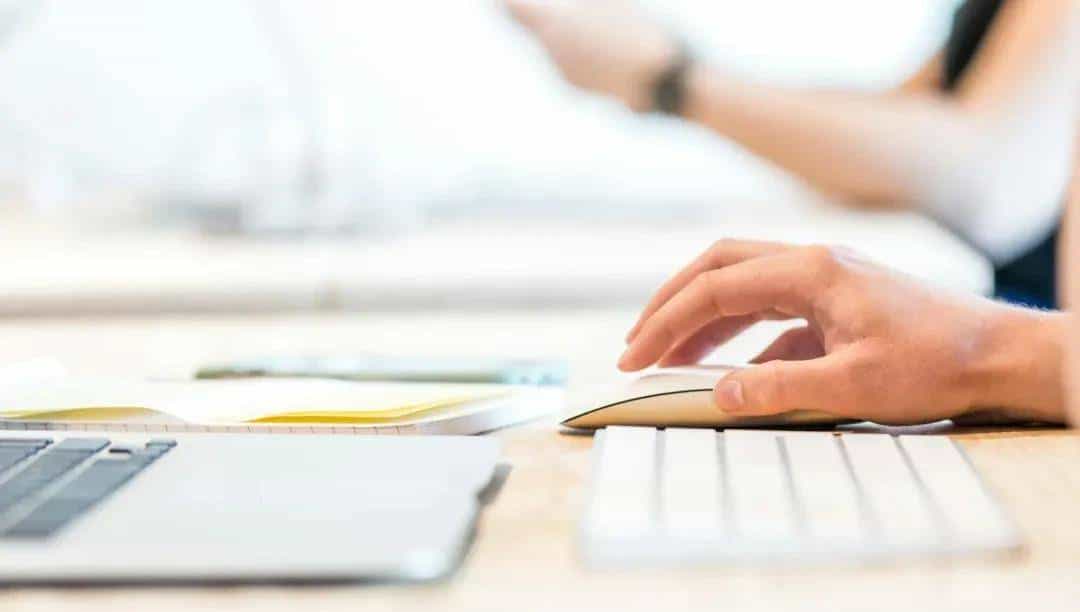 笔记本电脑的触摸板突然无响应，哪里出问题了？