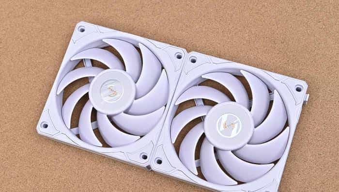 搭建无边海景房——影驰 Z790+ROG 龙王 3+联力积木风扇 P28 装机展示