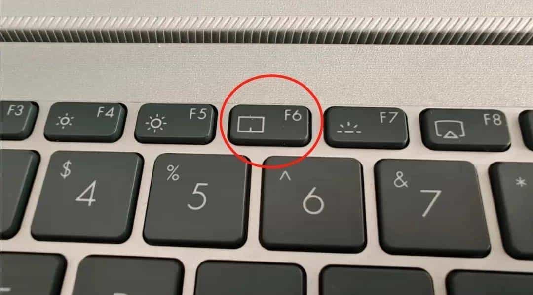 笔记本电脑的触摸板突然无响应，哪里出问题了？