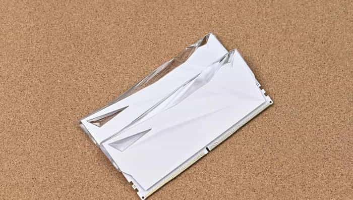 搭建无边海景房——影驰 Z790+ROG 龙王 3+联力积木风扇 P28 装机展示