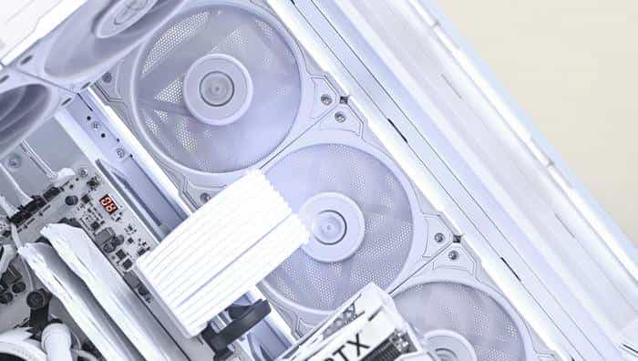 搭建无边海景房——影驰 Z790+ROG 龙王 3+联力积木风扇 P28 装机展示