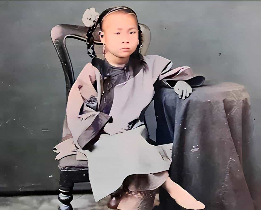 天乳运动有多疯狂？数万女性赤裸游街，禁止束胸、违者罚款50大洋