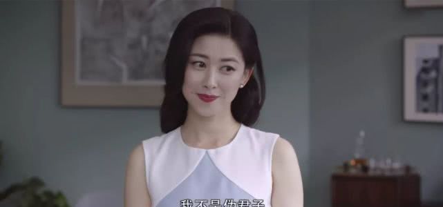 《精英律师》中，面对父亲的无理取闹，为什么栗娜一次次拒绝罗槟的协助？