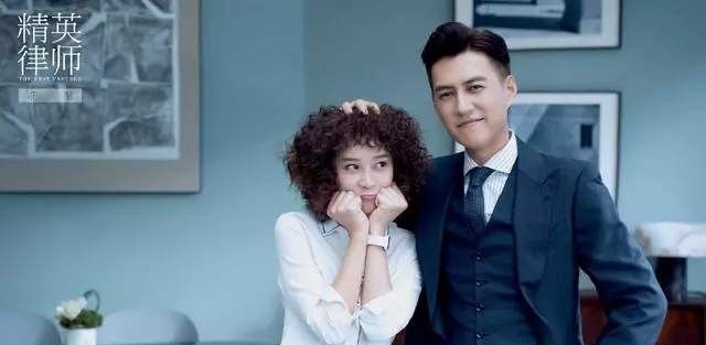 《精英律师》中，面对父亲的无理取闹，为什么栗娜一次次拒绝罗槟的协助？