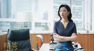 《精英律师》中，面对父亲的无理取闹，为什么栗娜一次次拒绝罗槟的协助？