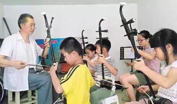 一首歌的二胡伴奏曲与其独奏曲有区别吗？ - 宋马