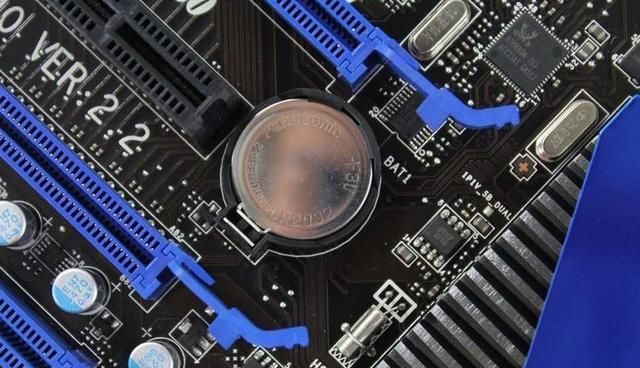 电脑不联网时间也能准确，什么原理？ - 宋马