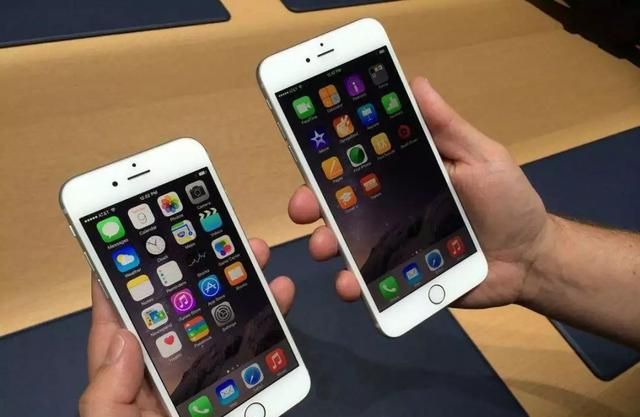iPhone怎么在一边打电话一边录音？